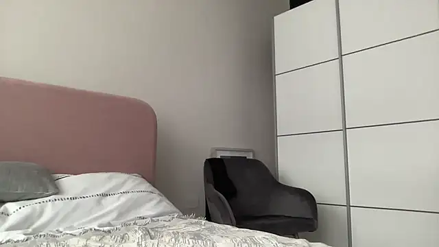 HotLdyllic online show from November 5, 1:33 pm