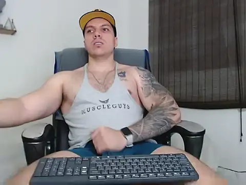 Snapshot of Noah_Swagger_ chatting on November 29, 8:28 am Noah Swagger online show from November 29, 8:28 am