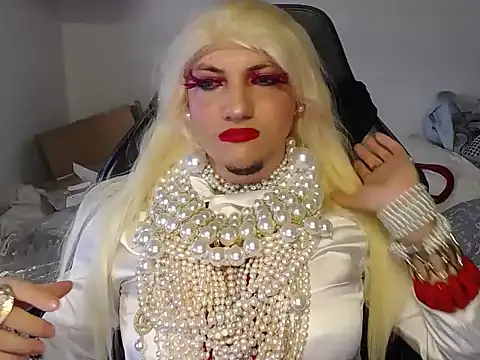 Snapshot of VanesaCrossic chatting on December 2, 9:14 am VanesaCrossic online show from December 2, 9:14 am