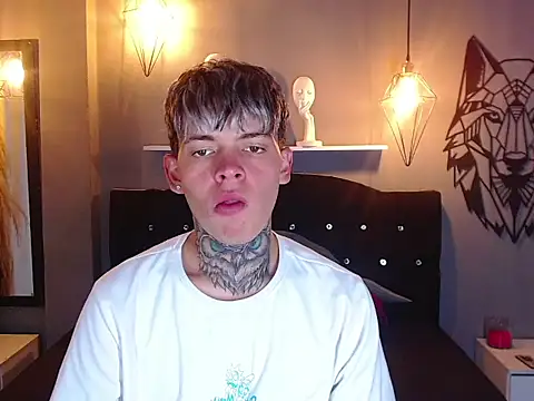 Snapshot of frankboyx chatting on November 4, 7:57 pm frankboyx online show from November 4, 7:57 pm