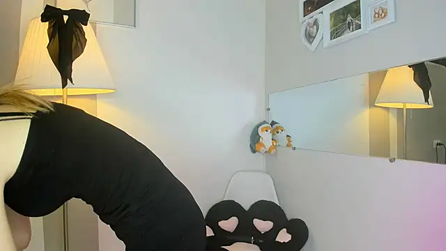 DianaBBurn online show from November 30, 7:01 am