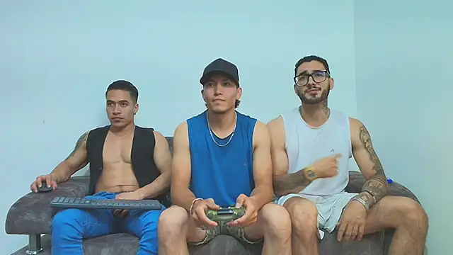 thebadboys05 online show from November 13, 1:04 am