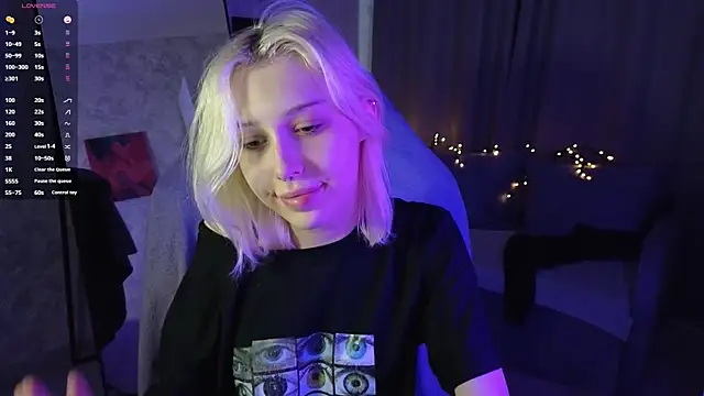 Snapshot of goth__tv chatting on November 30, 12:09 pm goth tv online show from November 30, 12:09 pm