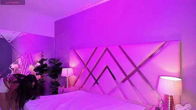 GiselJones online show from November 13, 7:46 pm