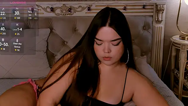 Snapshot of NaomiAster chatting on November 4, 9:52 am NaomiAster online show from November 4, 9:52 am