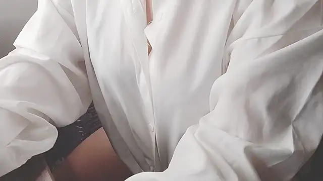 Sunny-Aurora online show from November 3, 2:46 am