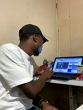 Snapshot of Ndodemnyama@xh chatting on November 3, 5:52 am Ndodemnyamaxh online show from November 3, 5:52 am