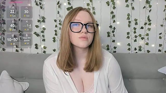 Snapshot of victoria_pum_ chatting on November 5, 1:22 pm victoria pum online show from November 5, 1:22 pm