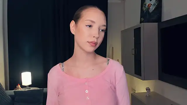 MerlePalaia online show from November 23, 8:08 pm