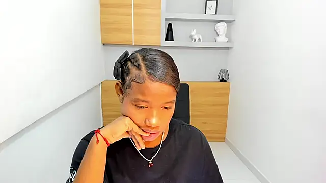 ValentinaRose4 online show from November 10, 1:21 pm