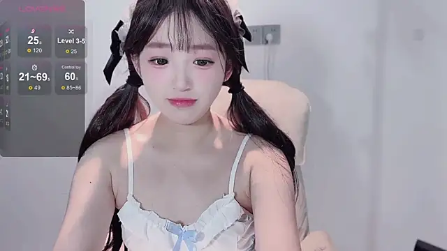 Snapshot of Yaiyigirl chatting on November 23, 5:35 pm Yaiyigirl online show from November 23, 5:35 pm