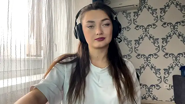 TwotyBright online show from November 11, 8:14 am