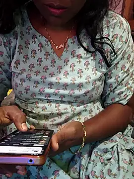 Snapshot of hyd_couple7878 chatting on November 7, 3:50 am hyd couple7878 online show from November 7, 3:50 am