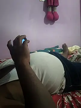 Snapshot of hyd_couple7878 chatting on November 9, 10:24 am hyd couple7878 online show from November 9, 10:24 am