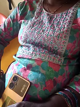 Snapshot of hyd_couple7878 chatting on November 12, 8:26 am hyd couple7878 online show from November 12, 8:26 am