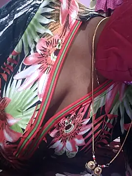 Snapshot of hyd_couple7878 chatting on November 14, 9:52 am hyd couple7878 online show from November 14, 9:52 am