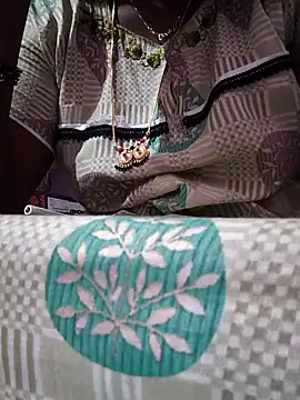 Snapshot of hyd_couple7878 chatting on November 16, 6:41 am hyd couple7878 online show from November 16, 6:41 am