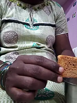 Snapshot of hyd_couple7878 chatting on November 23, 3:17 am hyd couple7878 online show from November 23, 3:17 am