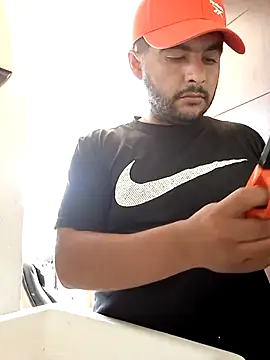 Yerackhip online show from November 14, 9:35 pm