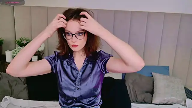 KathleenDioiz online show from November 20, 1:11 pm