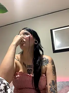 Naomii2 online show from November 5, 11:27 pm