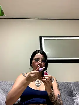 Naomii2 online show from November 11, 12:32 am