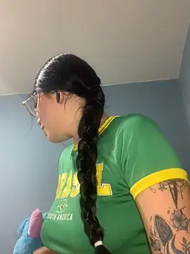 Naomii2 online show from November 22, 1:15 am