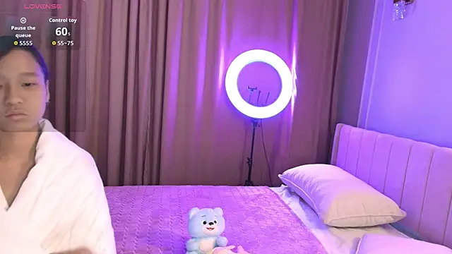 lihnpham online show from November 17, 1:33 am