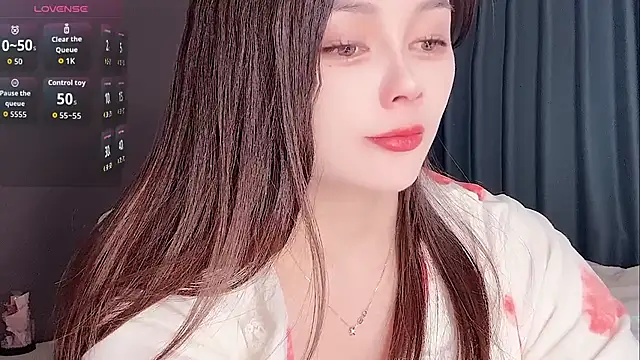 Yesenia- online show from November 17, 5:13 am