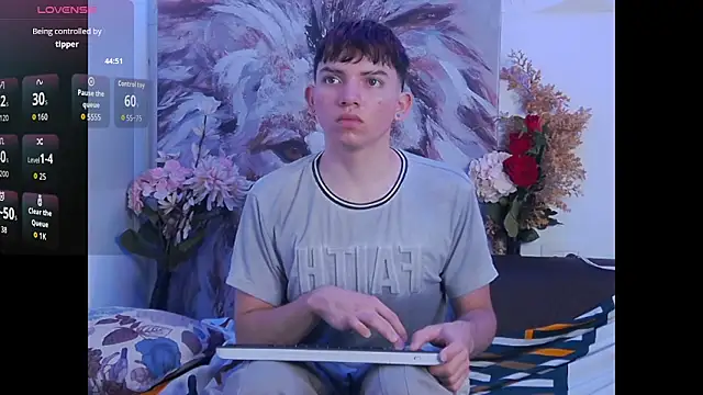 Oliver paris online show from November 19, 3:28 am