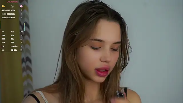 JunieTrippett online show from November 24, 7:19 am