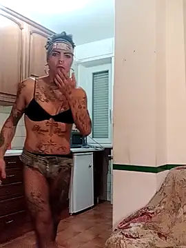 Snapshot of 00Travsharongomez chatting on November 6, 11:04 pm 00Travsharongomez online show from November 6, 11:04 pm