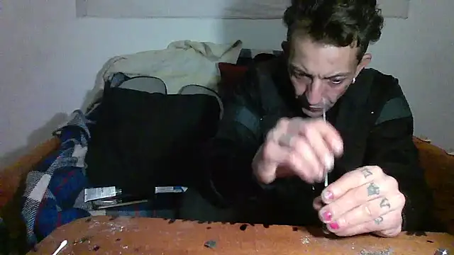 Snapshot of 00Travsharongomez chatting on November 29, 4:04 am 00Travsharongomez online show from November 29, 4:04 am