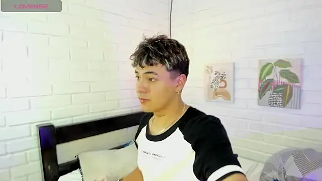 Sweet Dust online show from November 28, 3:09 am