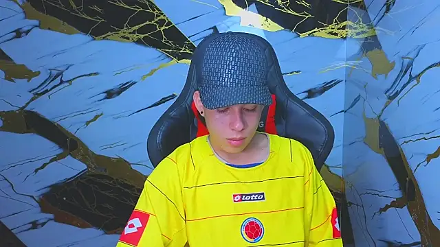 Snapshot of Suarezz10_ chatting on November 12, 12:49 pm Suarezz10 online show from November 12, 12:49 pm