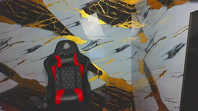 Snapshot of Suarezz10_ chatting on November 17, 5:19 pm Suarezz10 online show from November 17, 5:19 pm