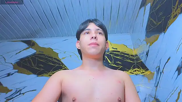 Snapshot of Suarezz10_ chatting on December 5, 12:03 pm Suarezz10 online show from December 5, 12:03 pm