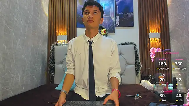 Elian Julian online show from November 24, 9:58 pm