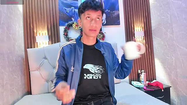 Elian Julian online show from December 3, 11:14 pm