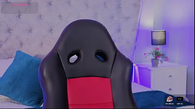 emy lux online show from December 1, 2:11 pm