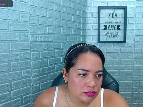 Snapshot of Bella_Summers_ chatting on November 12, 3:01 pm Bella Summers online show from November 12, 3:01 pm