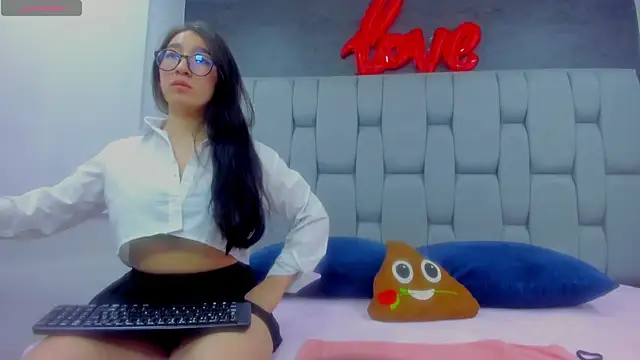 Mia Horney online show from November 29, 1:36 pm