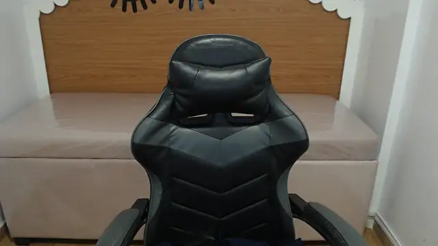 scarlett percy t online show from December 3, 7:45 pm