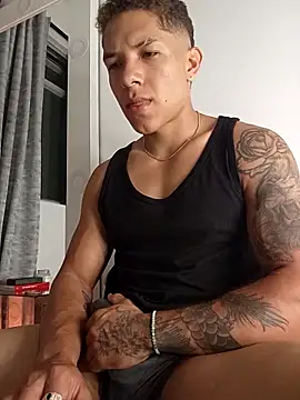 Snapshot of JacksonC_7 chatting on November 12, 11:47 pm JacksonC 7 online show from November 12, 11:47 pm