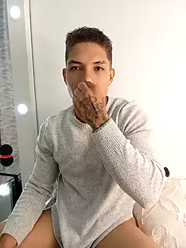 Snapshot of JacksonC_7 chatting on November 16, 11:32 pm JacksonC 7 online show from November 16, 11:32 pm