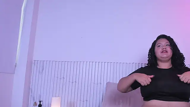 Miranda Millers online show from November 10, 7:35 pm