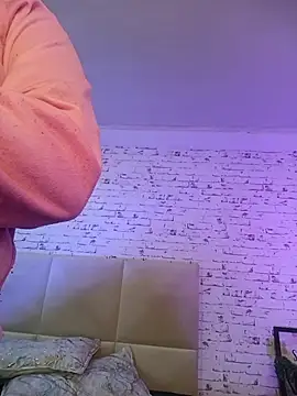 April Kay online show from November 29, 3:31 am