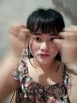 Snapshot of Anngela_18 chatting on December 17, 2:56 pm Anngela 18 online show from December 17, 2:56 pm