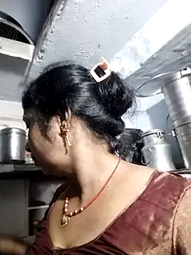 Snapshot of Hami705 chatting on November 9, 3:32 pm Hami705 online show from November 9, 3:32 pm