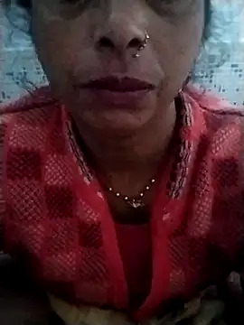 Snapshot of Hami705 chatting on November 13, 2:32 am Hami705 online show from November 13, 2:32 am